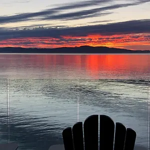 https://ocean-front-private-suite.hotels-victoria.net