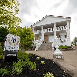 https://niagara-luxury-suites.niagara-fallshotels.com